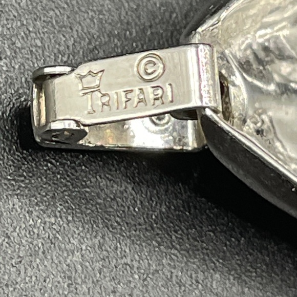 Vintage Crown Trifari Silver Tone Leaf Link Bracelet - Picture 11 of 12